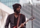 IMG 1686  Gary Clark Jr (guitare, chant), Eric Zapata (guitare), Johnny Radelat (batterie), Johnny Bradley (basse) : 2016, BLUES, CONCERT, GARY CLARK JR, LA DEFENSE