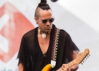 IMG 1690  Gary Clark Jr (guitare, chant), Eric Zapata (guitare), Johnny Radelat (batterie), Johnny Bradley (basse) : 2016, BLUES, CONCERT, GARY CLARK JR, LA DEFENSE