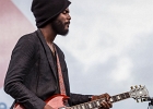 IMG 1695  Gary Clark Jr (guitare, chant), Eric Zapata (guitare), Johnny Radelat (batterie), Johnny Bradley (basse) : 2016, BLUES, CONCERT, GARY CLARK JR, LA DEFENSE