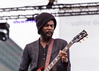 IMG 1696  Gary Clark Jr (guitare, chant), Eric Zapata (guitare), Johnny Radelat (batterie), Johnny Bradley (basse) : 2016, BLUES, CONCERT, GARY CLARK JR, LA DEFENSE