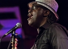 IMG 1912  Joe Louis Walker (chant, guitare),  Lenny Bradford (basse), Byron Cage (batterie), Travis Reed (claviers) : 2016, BLUES, CONCERT, JOE LOUIS WALKER, NEW MORNING