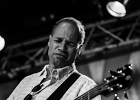 IMG 1913  Joe Louis Walker (chant, guitare),  Lenny Bradford (basse), Byron Cage (batterie), Travis Reed (claviers) : 2016, BLUES, CONCERT, JOE LOUIS WALKER, NEW MORNING