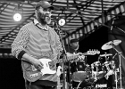 IMG 2329  Otis Taylor (guitare, chant), Anne Haris (violon), Larry Thompson (batterie), Todd Edmunds (basse) : 2016, BLUES, CONCERT, OTIS TAYLOR, SAINT BREVIN