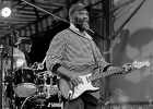 IMG 2350  Otis Taylor (guitare, chant), Anne Haris (violon), Larry Thompson (batterie), Todd Edmunds (basse) : 2016, BLUES, CONCERT, OTIS TAYLOR, SAINT BREVIN