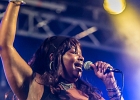 IMG 2703  Miss Nickki  (chant), Florian Royo (Guitare), Pierre Cherbero (Claviers), Julien Dubois (Basse), Fabrice Bessouat (Batterie) : 2016, BLUES SUR LA PLAGE, CONCERT, MS NICCKI AND THE MEMPHIS SOUL CONNECTION, PORNICHET, RYTHM AND BLUES, SOUL