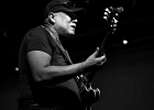 IMG 2851  Carlos Johnson (chant, guitare), Giles Corey (guitare), Ariyo (claviers), Marvin Little (basse),  Andrew Blaze Thomas (batterie) : 2016, CONCERT, CROISIERE BLUES, EUROPEAN BLUES CRUISE