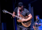 IMG 2857  Carlos Johnson (chant, guitare), Giles Corey (guitare), Ariyo (claviers), Marvin Little (basse),  Andrew Blaze Thomas (batterie) : 2016, CONCERT, CROISIERE BLUES, EUROPEAN BLUES CRUISE