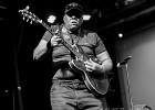 IMG 2860  Carlos Johnson (chant, guitare), Giles Corey (guitare), Ariyo (claviers), Marvin Little (basse),  Andrew Blaze Thomas (batterie) : 2016, CONCERT, CROISIERE BLUES, EUROPEAN BLUES CRUISE