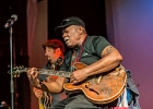 IMG 2873  Carlos Johnson (chant, guitare), Giles Corey (guitare), Ariyo (claviers), Marvin Little (basse),  Andrew Blaze Thomas (batterie) : 2016, CONCERT, CROISIERE BLUES, EUROPEAN BLUES CRUISE