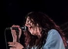 IMG 3777  Sari Schorr (chant), Innes Sibun (guitare), Kevin Jefferies (basse) , Anders Olinder (claviers),  Kevin O&#39;Rourke (batterie) : 2016, BLUES, BLUES ROCK, CONCERT, FESTIVAL BLUES AUTOMNE EN RABELAISIE, SARI SCHORR