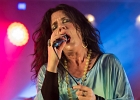 IMG 3801  Sari Schorr (chant), Innes Sibun (guitare), Kevin Jefferies (basse) , Anders Olinder (claviers),  Kevin O&#39;Rourke (batterie) : 2016, BLUES, BLUES ROCK, CONCERT, FESTIVAL BLUES AUTOMNE EN RABELAISIE, SARI SCHORR