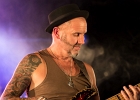 IMG 3817  Sari Schorr (chant), Innes Sibun (guitare), Kevin Jefferies (basse) , Anders Olinder (claviers),  Kevin O&#39;Rourke (batterie) : 2016, BLUES, BLUES ROCK, CONCERT, FESTIVAL BLUES AUTOMNE EN RABELAISIE, SARI SCHORR