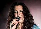 IMG 3832  Sari Schorr (chant), Innes Sibun (guitare), Kevin Jefferies (basse) , Anders Olinder (claviers),  Kevin O&#39;Rourke (batterie) : 2016, BLUES, BLUES ROCK, CONCERT, FESTIVAL BLUES AUTOMNE EN RABELAISIE, SARI SCHORR