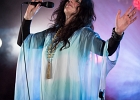 IMG 3833  Sari Schorr (chant), Innes Sibun (guitare), Kevin Jefferies (basse) , Anders Olinder (claviers),  Kevin O&#39;Rourke (batterie) : 2016, BLUES, BLUES ROCK, CONCERT, FESTIVAL BLUES AUTOMNE EN RABELAISIE, SARI SCHORR