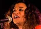 IMG 4000  Tasha Taylor (chant, guitare), Ina Forsman (chant), Layla Zoe (chant), Davide Florino (guitare), Markku Reinikainen (batterie), Walter Latupeirissa (basse) : 2016, BLUES, BLUES CARAVAN, BLUES ROCK, CONCERT, FESTIVAL BLUES AUTOMNE EN RABELAISIE
