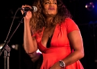 IMG 4002  Tasha Taylor (chant, guitare), Ina Forsman (chant), Layla Zoe (chant), Davide Florino (guitare), Markku Reinikainen (batterie), Walter Latupeirissa (basse) : 2016, BLUES, BLUES CARAVAN, BLUES ROCK, CONCERT, FESTIVAL BLUES AUTOMNE EN RABELAISIE