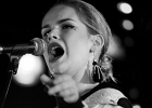 IMG 4014  Tasha Taylor (chant, guitare), Ina Forsman (chant), Layla Zoe (chant), Davide Florino (guitare), Markku Reinikainen (batterie), Walter Latupeirissa (basse) : 2016, BLUES, BLUES CARAVAN, BLUES ROCK, CONCERT, FESTIVAL BLUES AUTOMNE EN RABELAISIE