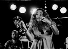 IMG 4065  Tasha Taylor (chant, guitare), Ina Forsman (chant), Layla Zoe (chant), Davide Florino (guitare), Markku Reinikainen (batterie), Walter Latupeirissa (basse) : 2016, BLUES, BLUES CARAVAN, BLUES ROCK, CONCERT, FESTIVAL BLUES AUTOMNE EN RABELAISIE