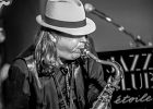 IMG 4269  Linda Gail Lewis (vocal, piano),  Didier Marty (saxophone ténor, guitare), Didier Quéron (saxophone baryton), Alexis Mazzoleni (guitare), Jacky Chalard (basse),  Jean-Jacques Cirillo (batterie). : 2016, CONCERT, JAZZ CLUB LIONEL HAMPTON, LINDA GAIL LEWIS, ROCK