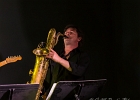 IMG 4290  Linda Gail Lewis (vocal, piano),  Didier Marty (saxophone ténor, guitare), Didier Quéron (saxophone baryton), Alexis Mazzoleni (guitare), Jacky Chalard (basse),  Jean-Jacques Cirillo (batterie). : 2016, CONCERT, JAZZ CLUB LIONEL HAMPTON, LINDA GAIL LEWIS, ROCK