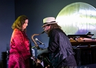 IMG 4304  Linda Gail Lewis (vocal, piano),  Didier Marty (saxophone ténor, guitare), Didier Quéron (saxophone baryton), Alexis Mazzoleni (guitare), Jacky Chalard (basse),  Jean-Jacques Cirillo (batterie). : 2016, CONCERT, JAZZ CLUB LIONEL HAMPTON, LINDA GAIL LEWIS, ROCK