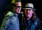 IMG 4331  Linda Gail Lewis (vocal, piano),  Didier Marty (saxophone ténor, guitare), Didier Quéron (saxophone baryton), Alexis Mazzoleni (guitare), Jacky Chalard (basse),  Jean-Jacques Cirillo (batterie). et en invité Vigon (chant) : 2016, CONCERT, JAZZ CLUB LIONEL HAMPTON, LINDA GAIL LEWIS, ROCK
