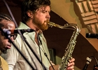 IMG 4432  Marcus King (guitar, chant), Jack Ryan (batterie), Stephen Campbell (basse),  Matt Jennings (claviers), Dean Mitchell  (saxophone), Justin Johnson (trompette) : 2016, BLUES ROCK, CONCERT, MARCUS KING, SOUTHERN ROCk, SUNSET