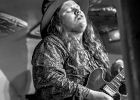 IMG 4444  Marcus King (guitar, chant), Jack Ryan (batterie), Stephen Campbell (basse),  Matt Jennings (claviers), Dean Mitchell  (saxophone), Justin Johnson (trompette) : 2016, BLUES ROCK, CONCERT, MARCUS KING, SOUTHERN ROCk, SUNSET