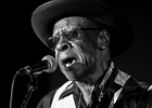 IMG 4512  Bob Stroger (basse, chant), Bob Margolin (guitare, chant), Bob Corritore (harmonica), Simon Boyer (batterie), Sherry Margolin (piano), Chief Udoh Essiet (percussions) : 2016, BLUES, BOB CORRITORE, BOB MARGOLIN, BOB STROGER, CONCERT, JAZZ CLUB LIONEL HAMPTON, SIMON BOYER
