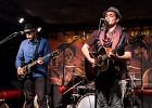 IMG 5320  Antoine Holler (guitare, chant), Joseph Champagnon (guitare, chant), Klem Aubert (basse),  Guillaume Lefebvre (batterie) et en invité Khaled Bassam (guitare, chant) : 2016, ANTOINE HOLLER, BLUES, CONCERT, JO CHAMPAGNON, KHALED BASSAM, LA CHAPELLE DES LOMBARDS