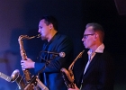 IMG 5591  Arthur Adams (vocal, guitare), Mathias Luszpinski (saxophone ténor), Jean-Marc Labbé (saxophone baryton),  Jean-Pierre Duarte (guitare), Fabien Saussaye (orgue),  Jean-Marc Despeignes (basse), Bruno Pimienta (batterie)