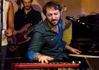 IMG 5642  Julien Brunetaud (piano, chant), Romain Joutard (batterie), Oliver Smith (basse), Jerome Etcheberry (trompette), Sylvain Sly Fetis (saxophone), Faby Médina (choeur), Celine Languedoc (choeur) invités Zoe Dadson (chant),  Greg Zlap (harmonica) : 2016, CONCERT, JULIEN BRUNETAUD, SUNSET