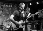 IMG 5962  Lol Itacarabine (chant, guitare), François Faure (claviers), Enrico Mattioli (batterie), Jay Golden (basse) : 2016, CONCERT, LA CHAPELLE DES LOMBARDS, LES DISQUAIRES