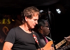 IMG 5966  Lol Itacarabine (chant, guitare), François Faure (claviers), Enrico Mattioli (batterie), Jay Golden (basse) : 2016, CONCERT, LA CHAPELLE DES LOMBARDS, LES DISQUAIRES