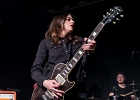 IMG 6496  Laura Cox (guitare / chant), Mathieu Albiac (guitare), François C. Delacoudre (basse), et Antonin Guérin (batterie) : 2017, BLUES ROCK, CHELLES, CONCERT, LAURA COX, LES CUIZINES