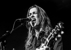 IMG 6503  Laura Cox (guitare / chant), Mathieu Albiac (guitare), François C. Delacoudre (basse), et Antonin Guérin (batterie) : 2017, BLUES ROCK, CHELLES, CONCERT, LAURA COX, LES CUIZINES