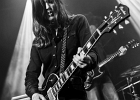 IMG 6514  Laura Cox (guitare / chant), Mathieu Albiac (guitare), François C. Delacoudre (basse), et Antonin Guérin (batterie) : 2017, BLUES ROCK, CHELLES, CONCERT, LAURA COX, LES CUIZINES