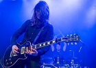IMG 6528  Laura Cox (guitare / chant), Mathieu Albiac (guitare), François C. Delacoudre (basse), et Antonin Guérin (batterie) : 2017, BLUES ROCK, CHELLES, CONCERT, LAURA COX, LES CUIZINES