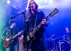 IMG 6530  Laura Cox (guitare / chant), Mathieu Albiac (guitare), François C. Delacoudre (basse), et Antonin Guérin (batterie) : 2017, BLUES ROCK, CHELLES, CONCERT, LAURA COX, LES CUIZINES