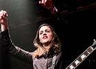 IMG 6563  Laura Cox (guitare / chant), Mathieu Albiac (guitare), François C. Delacoudre (basse), et Antonin Guérin (batterie) : 2017, BLUES ROCK, CHELLES, CONCERT, LAURA COX, LES CUIZINES