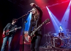 IMG 6567  Laura Cox (guitare / chant), Mathieu Albiac (guitare), François C. Delacoudre (basse), et Antonin Guérin (batterie) : 2017, BLUES ROCK, CHELLES, CONCERT, LAURA COX, LES CUIZINES