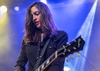 IMG 6574  Laura Cox (guitare / chant), Mathieu Albiac (guitare), François C. Delacoudre (basse), et Antonin Guérin (batterie) : 2017, BLUES ROCK, CHELLES, CONCERT, LAURA COX, LES CUIZINES