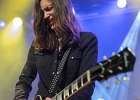 IMG 6575  Laura Cox (guitare / chant), Mathieu Albiac (guitare), François C. Delacoudre (basse), et Antonin Guérin (batterie) : 2017, BLUES ROCK, CHELLES, CONCERT, LAURA COX, LES CUIZINES