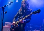 IMG 6577  Laura Cox (guitare / chant), Mathieu Albiac (guitare), François C. Delacoudre (basse), et Antonin Guérin (batterie) : 2017, BLUES ROCK, CHELLES, CONCERT, LAURA COX, LES CUIZINES