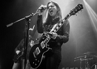 IMG 6582  Laura Cox (guitare / chant), Mathieu Albiac (guitare), François C. Delacoudre (basse), et Antonin Guérin (batterie) : 2017, BLUES ROCK, CHELLES, CONCERT, LAURA COX, LES CUIZINES