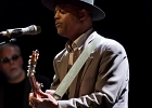 IMG 6613  Eric Bibb (chant, guitare), J.J. Milteau (harmonica), Gilles Michel (basse), Lary Crockett (batterie) : 2017, BLUES, CONCERT, ERIC BIBB, FOLK, JEAN-JACQUES MILTEAU, LA CIGALE