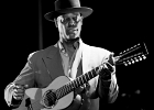 IMG 6647  Eric Bibb (chant, guitare), J.J. Milteau (harmonica), Gilles Michel (basse), Lary Crockett (batterie) : 2017, BLUES, CONCERT, ERIC BIBB, FOLK, JEAN-JACQUES MILTEAU, LA CIGALE