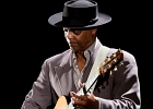 IMG 6669  Eric Bibb (chant, guitare), J.J. Milteau (harmonica), Gilles Michel (basse), Lary Crockett (batterie) : 2017, BLUES, CONCERT, ERIC BIBB, FOLK, JEAN-JACQUES MILTEAU, LA CIGALE