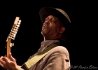 IMG 6679  Eric Bibb (chant, guitare), J.J. Milteau (harmonica), Gilles Michel (basse), Lary Crockett (batterie) : 2017, BLUES, CONCERT, ERIC BIBB, FOLK, JEAN-JACQUES MILTEAU, LA CIGALE