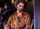 IMG 7817  Selwyn Birchwood (vocal, guitare, lap steel), Regi Olivier (saxophone baryton), Donald &#34;Huff&#34; Wright (basse), Courtney &#34;Love&#34; Girlie (batterie). : 2017, BLUES, CONCERT, COURTNEY GIRLIE, DONALD WRIGHT, JAZZ CLUB LIONEL HAMPTON, REGI OLIVIER, SELWYN BIRCHWOOD